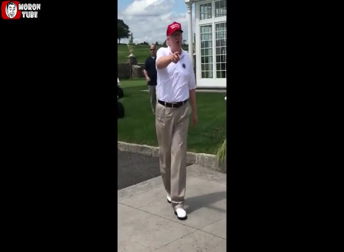 Video :Donald Trump goes to meet the wedding guests on route to his golf club